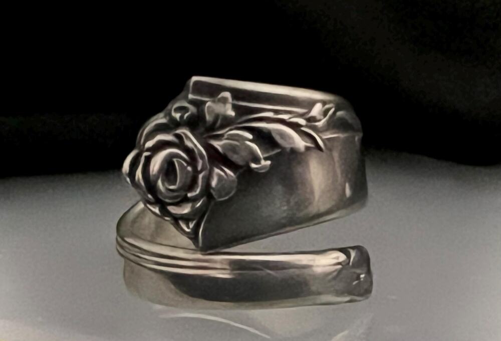 Vintage Oneida Heirloom Damask Sterling Silver Spoon Ring  Size 6.5 Adjustable